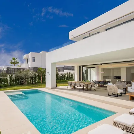 6 Bedroom Luxury In With Private Gym And Sauna וילה *