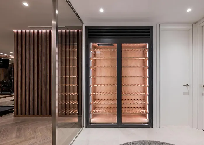 6 Bedroom Luxury In With Private Gym And Sauna *