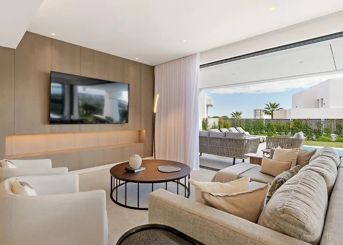 6 Bedroom Luxury In With Private Gym And Sauna *