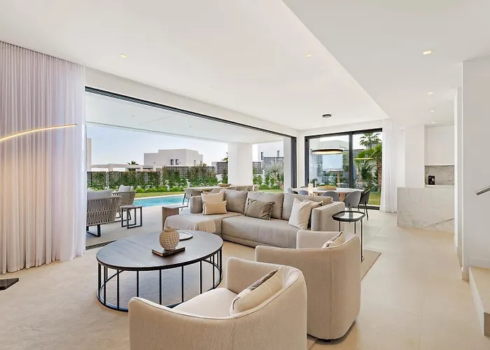 6 Bedroom Luxury In With Private Gym And Sauna