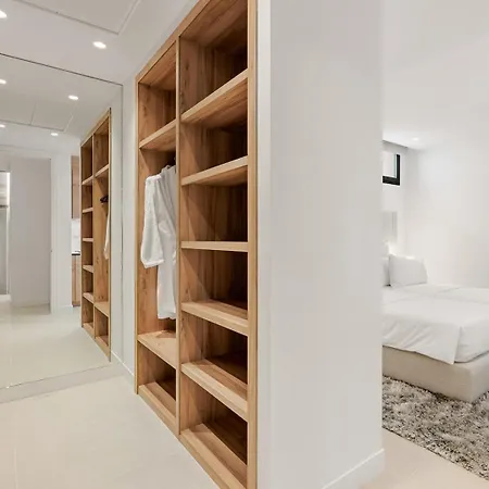 6 Bedroom Luxury Villa In Marbella With Private Gym And Sauna Vila *