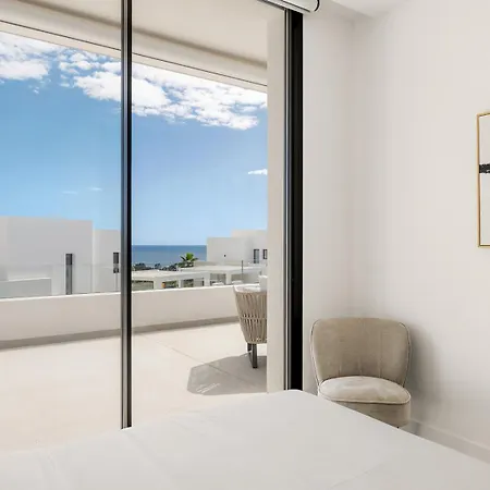 6 Bedroom Luxury Villa In Marbella With Private Gym And Sauna Vila *