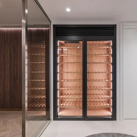 6 Bedroom Luxury Villa In Marbella With Private Gym And Sauna *